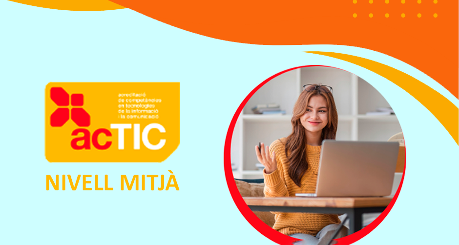 Alumna utilitzant un ordinador portàtil en un curs de competències digitals ACTIC.